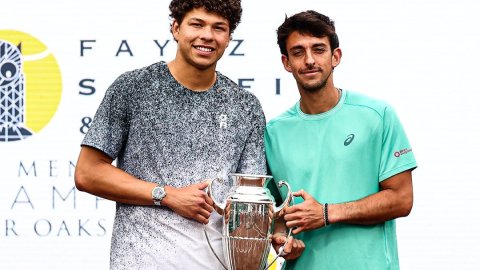 Shelton and Andrade win first doubles title in Houston