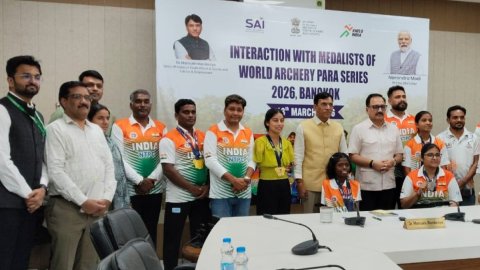 Sports Minister Mandaviya felicitates World Archery Para Series medallist