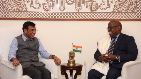 Sports Minister Mandaviya meets Commonwealth Sport President Donald Rukare; reaffirms India’s vision