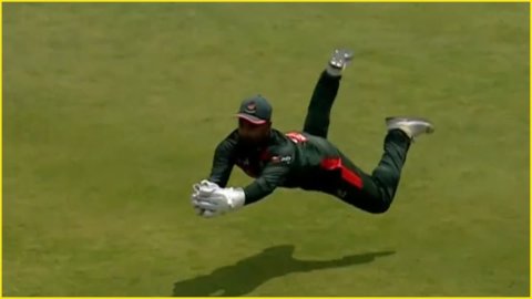 BAN vs NZ 2nd ODI: Litton Das का Eagle Catch देखा क्या? हवा में तैरते हुए पकड़ा बॉल; देखें VIDEO