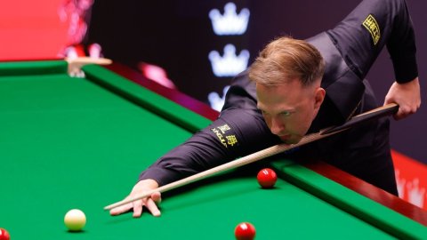 World Snooker C'ships: Trump pulls away to down Wilson, O'Sullivan starts well