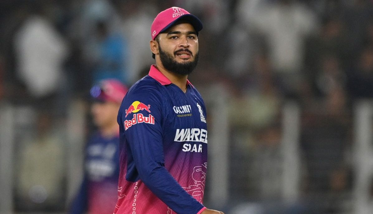 Pyara G Riyan Parag Fined by IPL for Vaping in Dressing Room During Match On ...