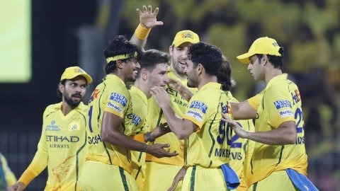 IPL 2026: चेपॉक में ऋतुराज गायकवाड़ और कार्तिक शर्मा का जलवा, CSK ने MI को 8 विकेट से हराकर दर्ज की 