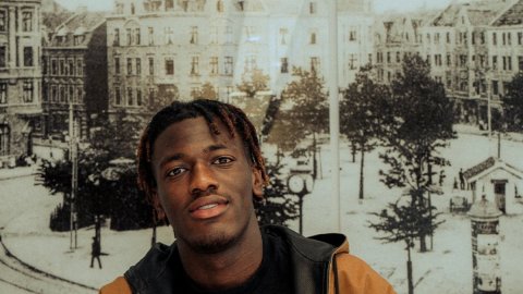 Football: Dortmund sign defender Gadou from Salzburg