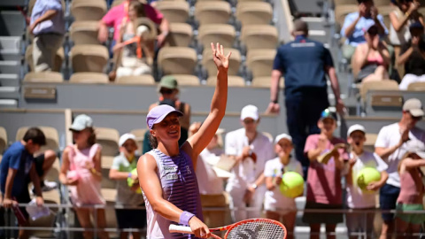 French Open: Iga Swiatek reaches third round; likely to run into Ostapenko next