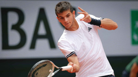 French Open: Jodar rallies from two sets down to beat Busta, reaches maiden Grand Slam QF