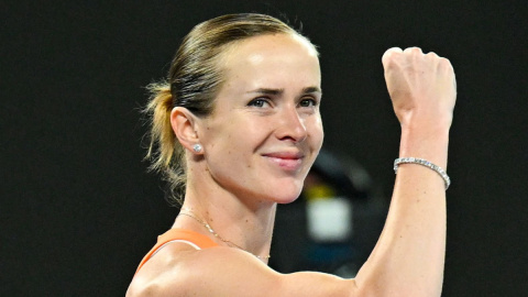 French Open: Svitolina battles past Bondar in dramatic first-round clash