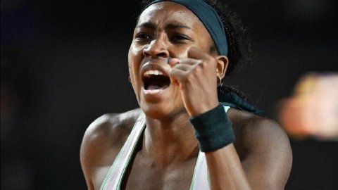 Gauff fends off Andreeva to enter Rome SF