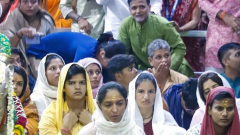 Indian women's team players seek blessings at Mahakal temple ahead of T20 World Cup 2026