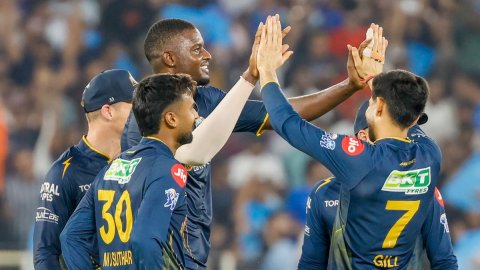 IPL 2026: Holder’s four-for, Siraj’s early strikes restrict PBKS to 163/9 despite Shedge’s blitz