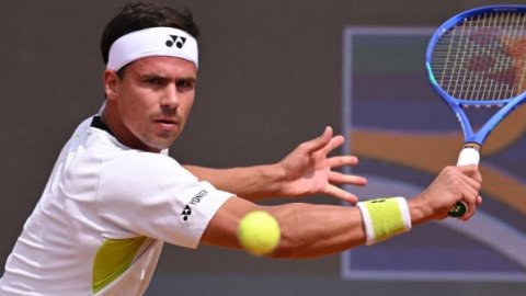 Italian Open: Altmaier beats Zhizhen to set up second-round clash with Zverev