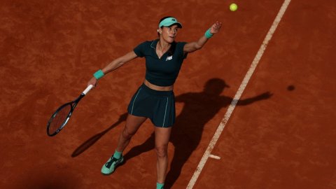 Italian Open: Retiring Cirstea stuns World No. 1 Sabalenka to reach final 16