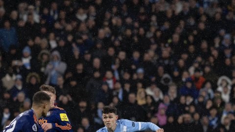 Phil Foden set to sign long-term contract with Manchester City
