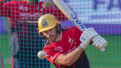 RCB को लगा 440 वोल्ट का झटका, फिल सॉल्ट आईपीएल छोड़कर वापस इंग्लैंड लौटे