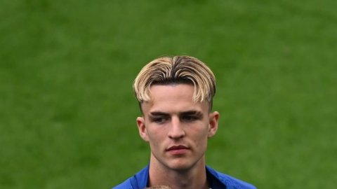 Premier League: A dream start cut short, says Chelsea's Derry after a scary head injury on debut