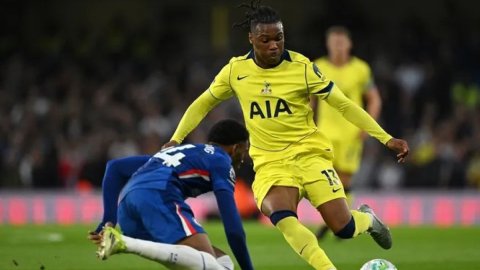 Premier League: Relegation battle goes down to final day as Spurs lose at Chelsea