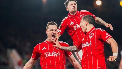 Wood gives Forest first-leg advantage in Europa League SF