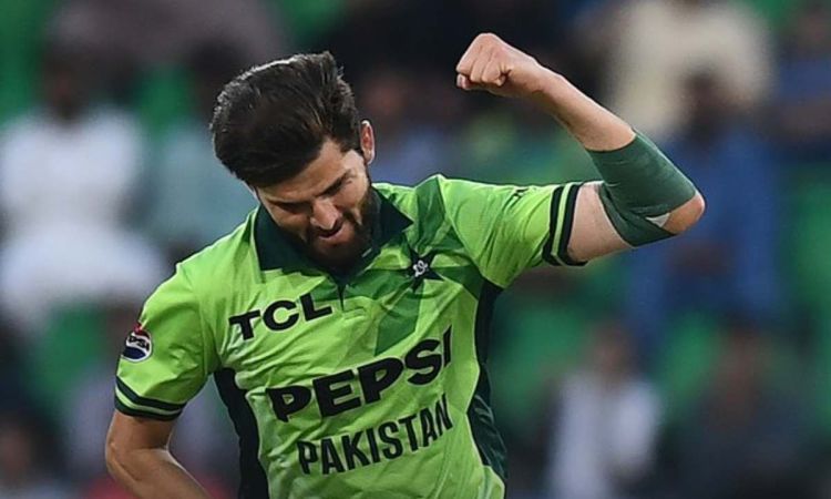 Australia all out for 157 runs in third odi vs pakistan
