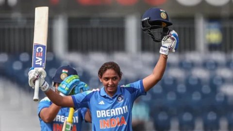 IND-W vs PAK-W: Harmanpreet Kaur ने रचा इतिहास, एक ही मैच में तोड़ा मिताली राज और रोहित शर्मा का बड़