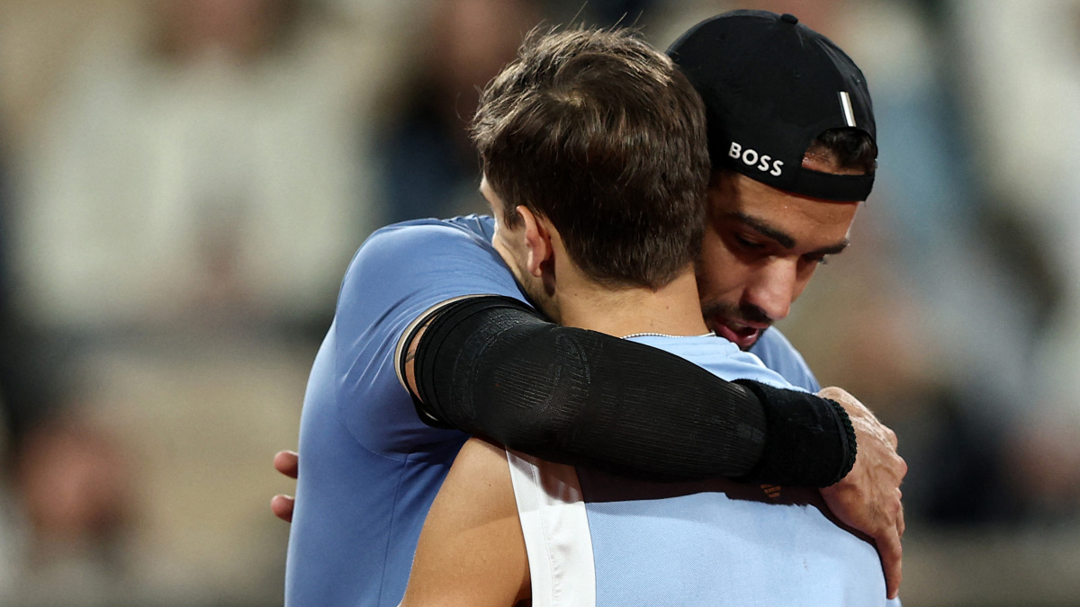 Arnaldi Advances To Maiden Grand Slam QF At Roland Garros After ...