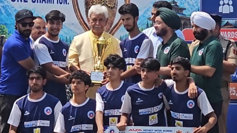 जम्मू-कश्मीर के खिलाड़ी हॉकी के स्वर्णिम इतिहास को वर्तमान बना सकते हैं: मनोज सिन्हा 