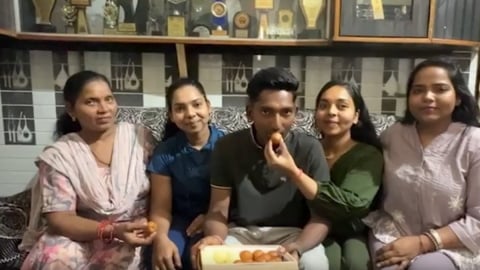 पिता बेचते हैं छोले कुलचे,अब बेटा टीम इंडिया के लिए लगाएगा चौके-छक्के, अंडर-19 क्रिकेट टीम में अर्जु
