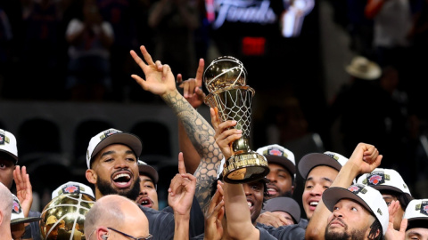 Knicks long-awaited NBA title sparks massive chaos, disorder across NYC amid celebrations