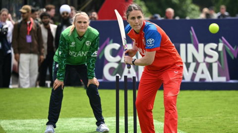 Womens T20 WC: England look to build momentum as Ireland seek first win (Preview)