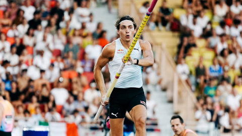 Duplantis wins Budapest pole vault, misses world record bid