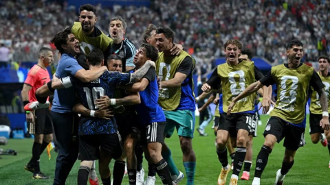 Argentinas late fightback eliminates England, sets up Spain showdown