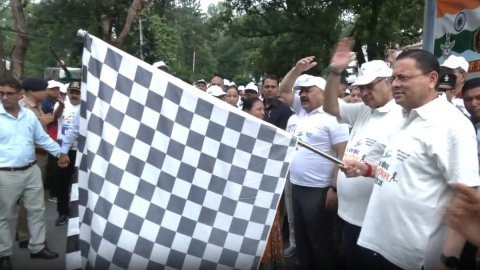 देहरादून में रन फॉर कारगिल हीरोज मैराथन को सीएम धामी ने दिखाई हरी झंडी, शहीदों को दी श्रद्धांजलि