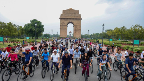 फिट इंडिया संडे ऑन साइकिल कार्यक्रम 15,000 वेन्यू पर आयोजित, खेल मंत्री की देशवासियों से साइकिलिंग अ