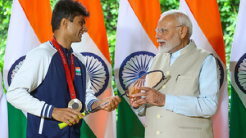 आईएएस सुहास यथिराज: बचपन में संघर्ष, पढ़ाई में होशियार, पैरालंपिक गेम्स में देश को जिताए पदक