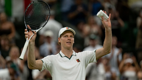 Sinner topples Mochizuki for fifth consecutive Wimbledon QF