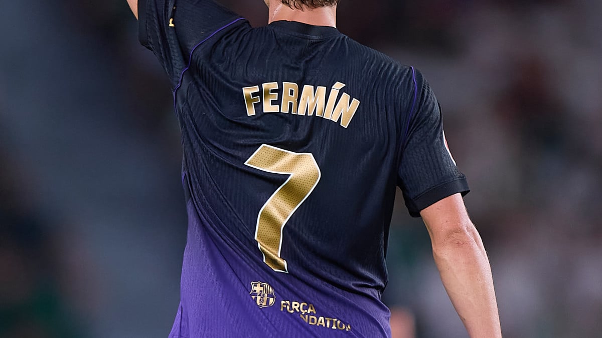 barcelona-host-athletic-bilbao-as-flick-terzic-renew-friendship-on