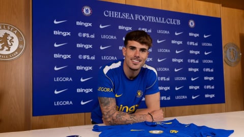 Chelsea sign Spanish defender Chavarria on five-year deal