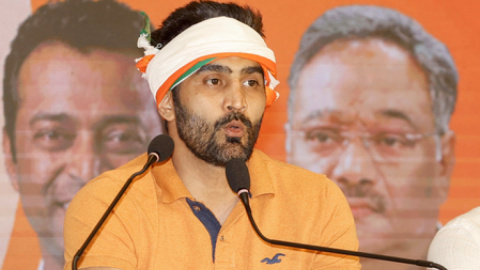 Rise above politics: Vijender Singh questions Rahul Gandhis silence on Indias Commonwealth Games per
