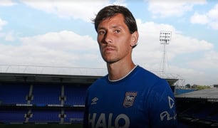 Ipswich Town sign Serbia midfielder Sasa Lukic from Fulham