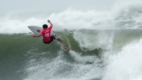 Asian Games: 17-year-old Yang loses to Ikeda in shortboard as surfing makes debut