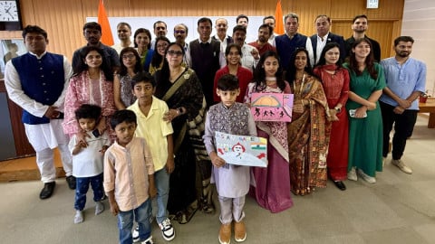 एशियन गेम्स: भारतीय मूल के लोगों से मिले मनसुख मांडविया, कहा- जापान के दिल में घर जैसा एहसास 