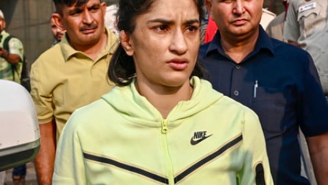 दिल्ली हाई कोर्ट ने वर्ल्ड रेसलिंग चैंपियनशिप ट्रायल में विनेश फोगाट की भागीदारी पर डब्ल्यूएफआई से मांगा जवाब
