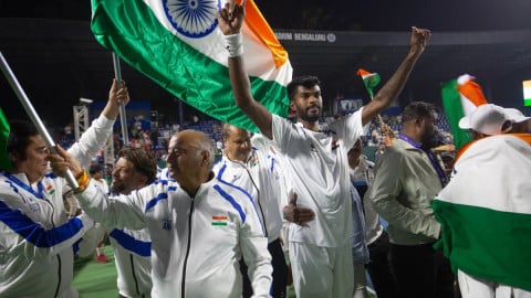 देश का प्रतिनिधित्व करना खिलाड़ियों पर अतिरिक्त दबाव लाता है: रोहित राजपाल