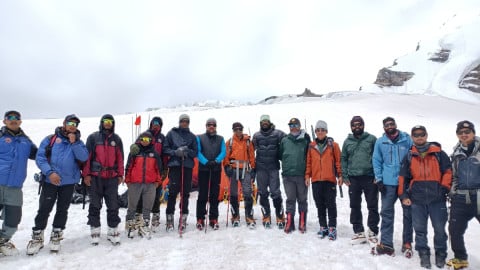 उत्तरकाशी : एनआईएम ने रचा इतिहास, एक अभियान में तीन शिखरों पर फहराया तिरंगा