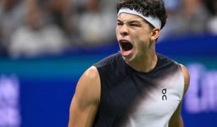US Open: Shelton books QF date with Alcaraz after brushing past Tsitsipas