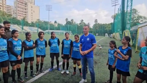 खेल और शिक्षा जीवन बदल सकती है, ब्राजील फुटबॉल लीजेंड काफू ने युवा लड़कियों को दी सलाह  