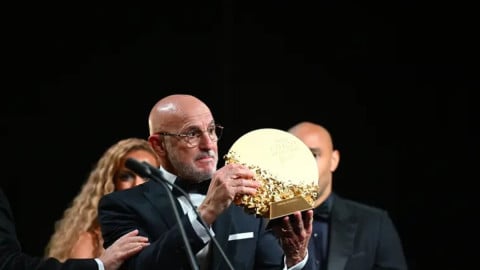 Ballon dOr: Luis de la Fuente named coach of the year; Unai Simon wins best goalkeeper award