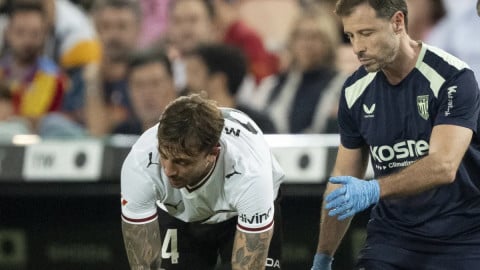 Football: Athletic Bilbao striker Guruzeta suffers serious knee injury