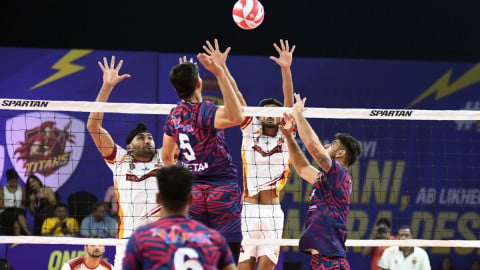 Haryana Hurricanes, Ayodhya Garjan book semi-final spots in VCL