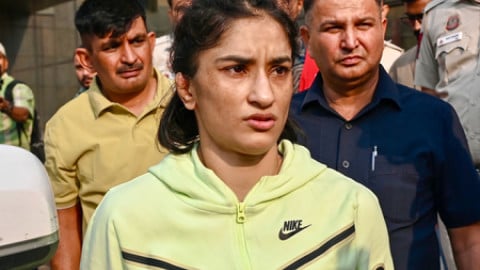 डब्ल्यूएफआई विनेश फोगाट को जारी नोटिसों पर दो सप्ताह के भीतर फैसला ले: दिल्ली हाईकोर्ट
