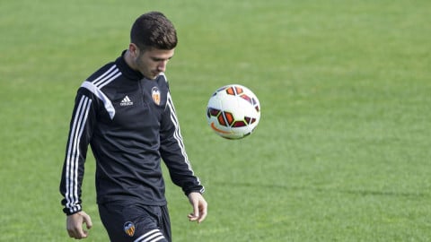La Liga: Valencia captain Gaya happy with new coach Aguirre